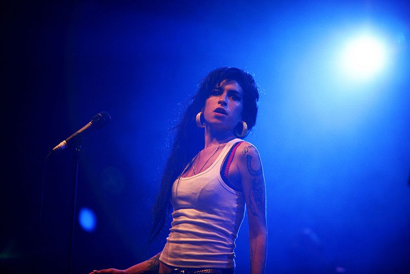 Amy_Winehouse_depressione_star_psicologia_in_tribunale