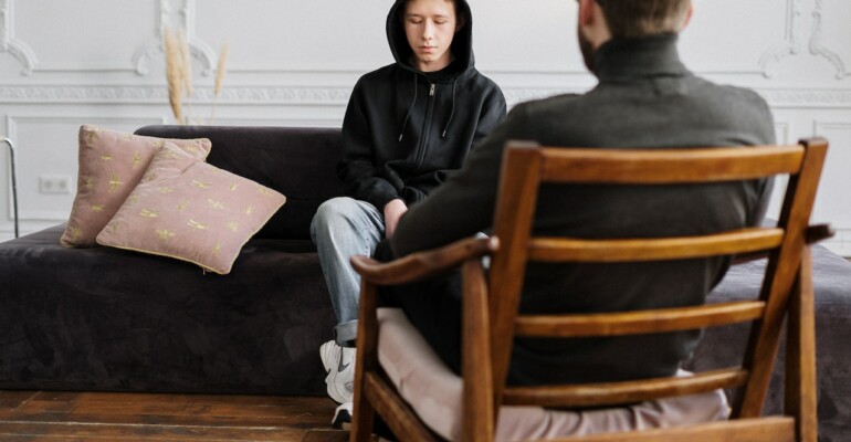 minore–aiuto–psicologico