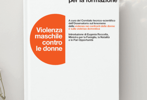 Minimalist Aesthetic Elegant Simple White World Book Day Instagram Post (1.080 x 1.350 px) (1)