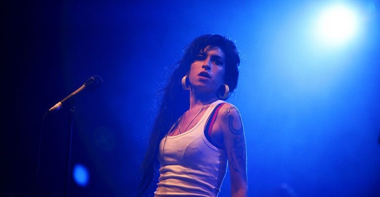 Amy_Winehouse_depressione_star_psicologia_in_tribunale-770x400